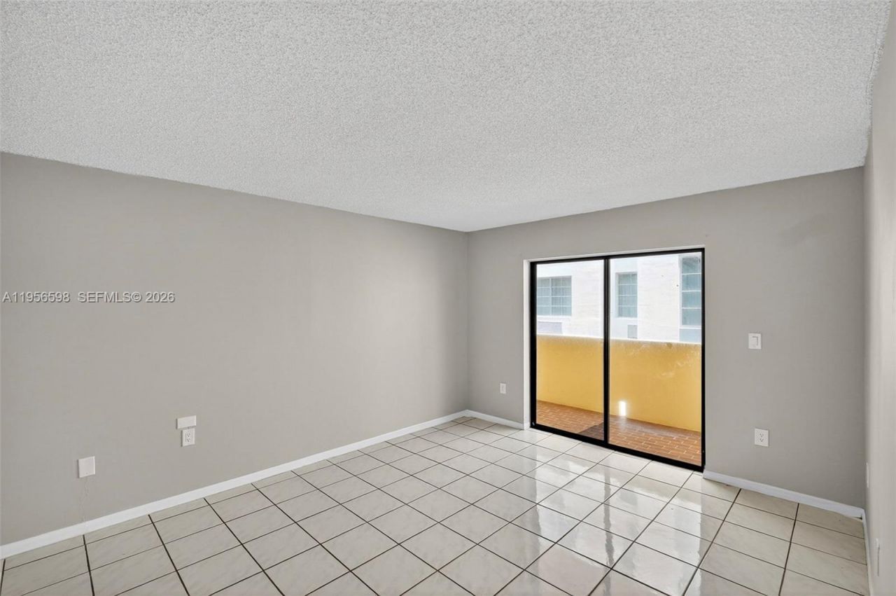 2924 Collins Avenue , Unit 501, Miami Beach, FL 33140 Photo