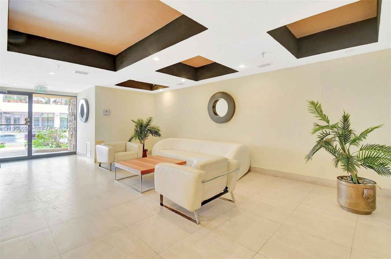 2924 Collins Avenue , Unit 501, Miami Beach, FL 33140 Photo