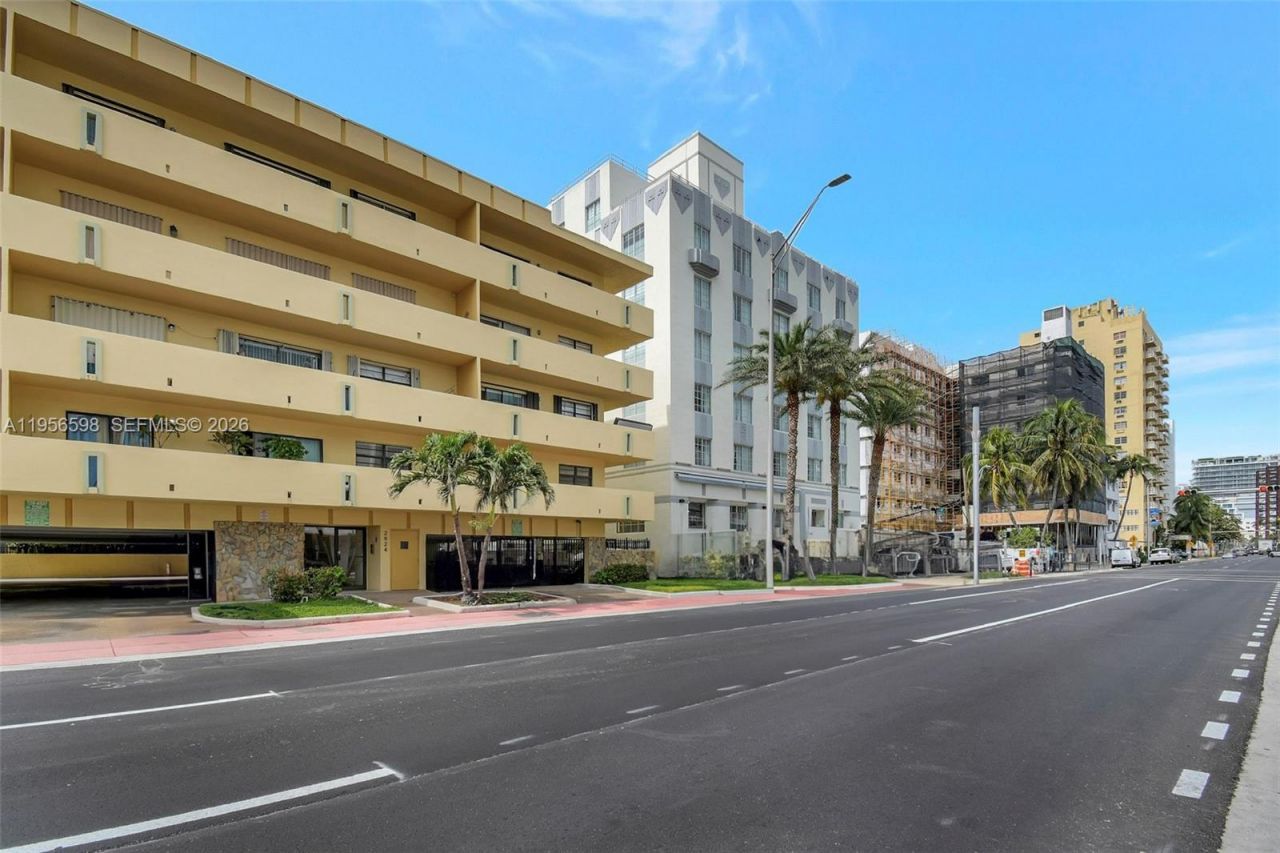 2924 Collins Avenue , Unit 501, Miami Beach, FL 33140 Photo