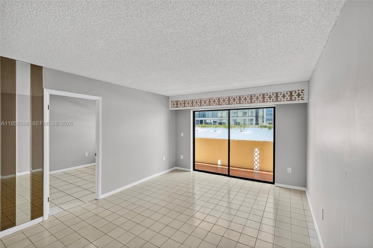 2924 Collins Avenue , Unit 501, Miami Beach, FL 33140 Photo