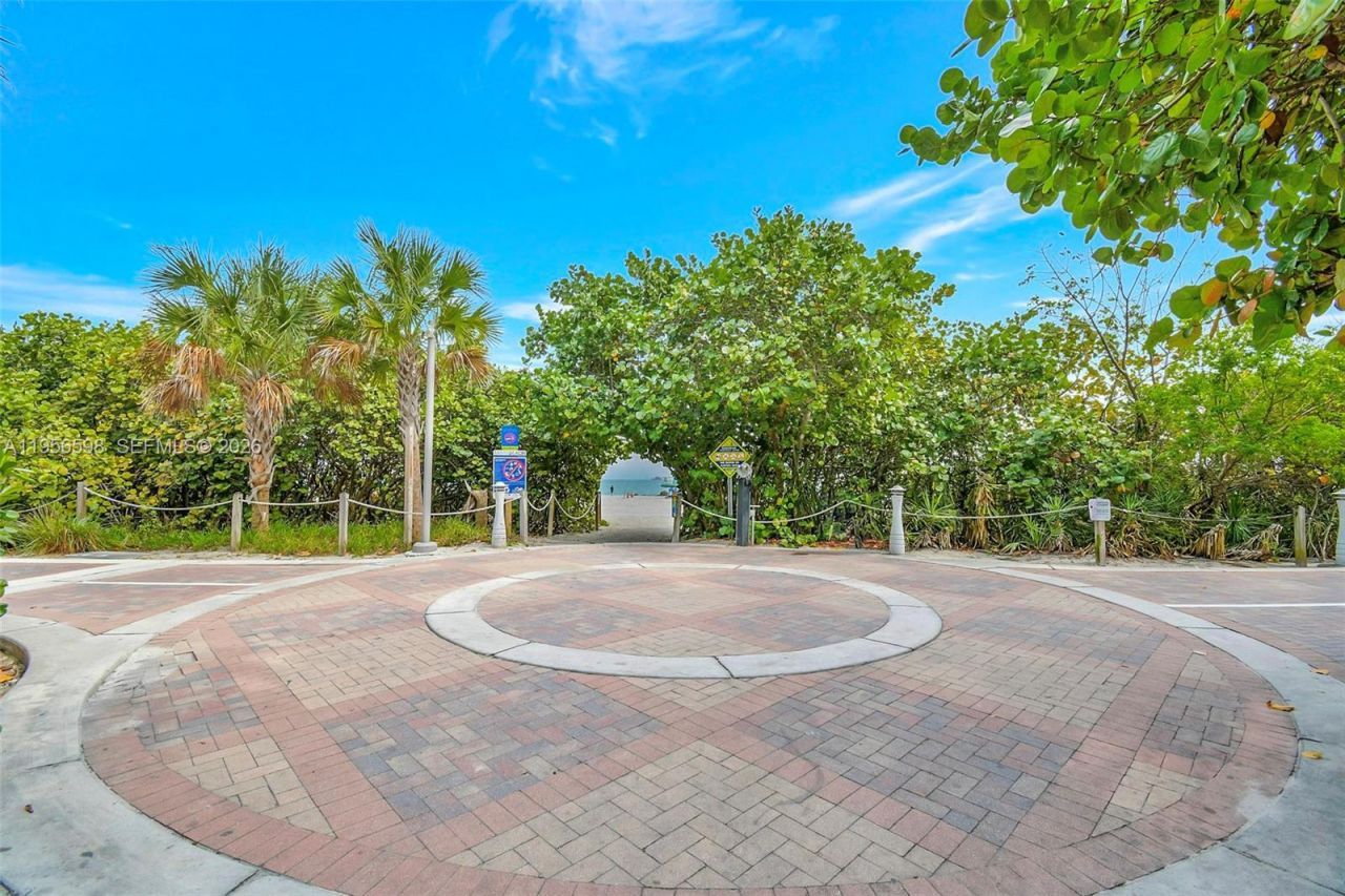 2924 Collins Avenue , Unit 501, Miami Beach, FL 33140 Photo