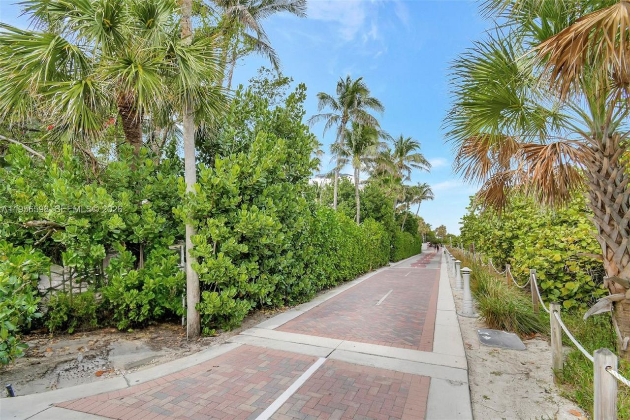 2924 Collins Avenue , Unit 501, Miami Beach, FL 33140 Photo