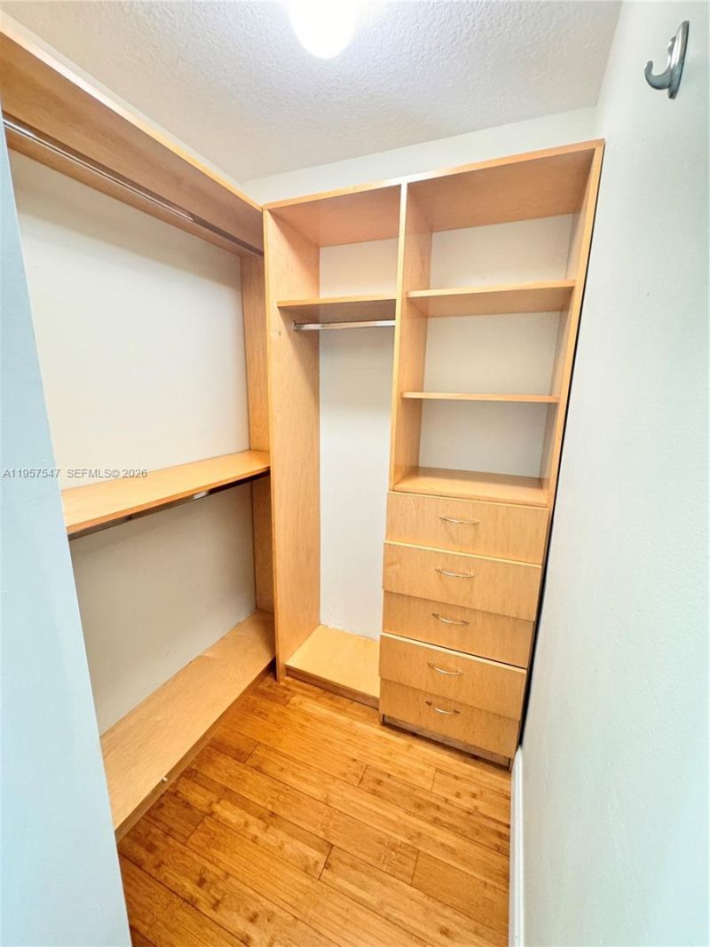 6515 Collins Ave , Unit 905, Miami Beach, FL 33141 Photo