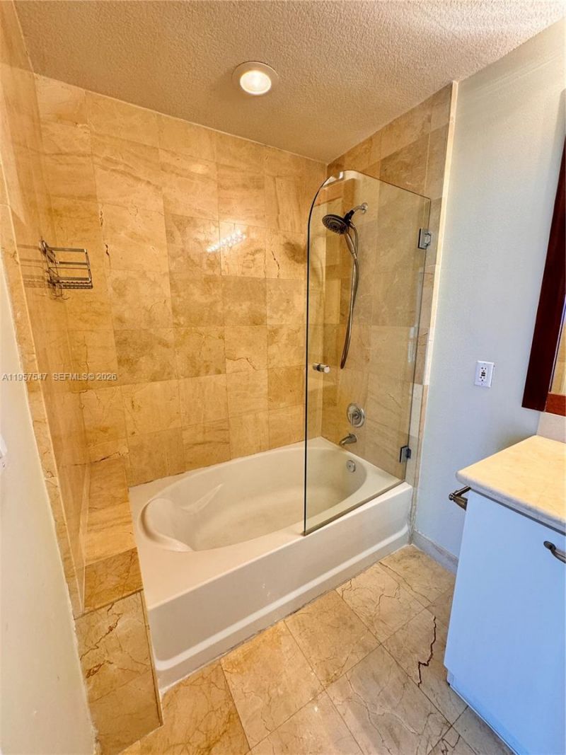 6515 Collins Ave , Unit 905, Miami Beach, FL 33141 Photo