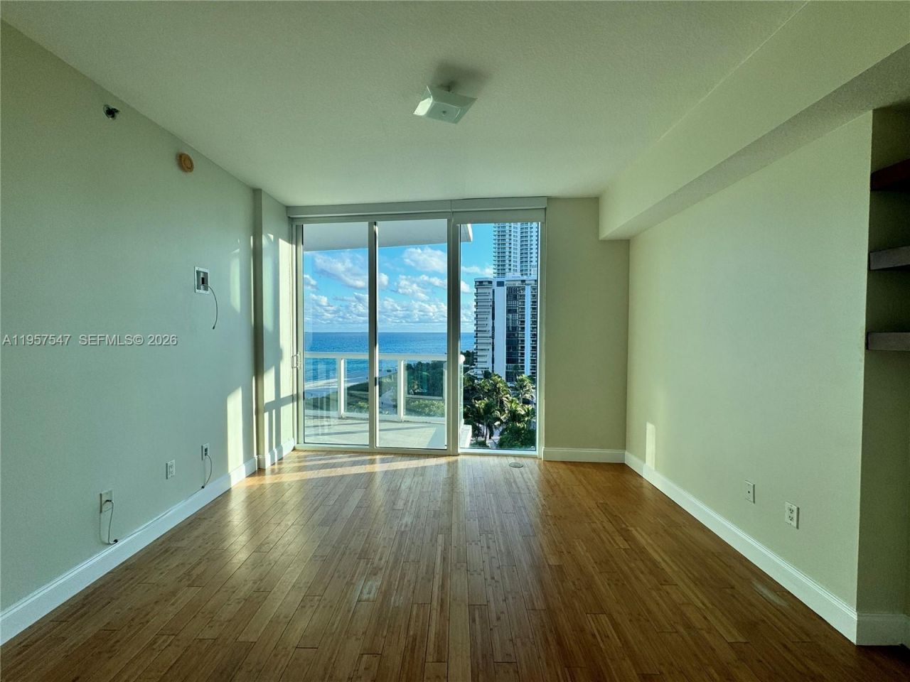 6515 Collins Ave , Unit 905, Miami Beach, FL 33141 Photo