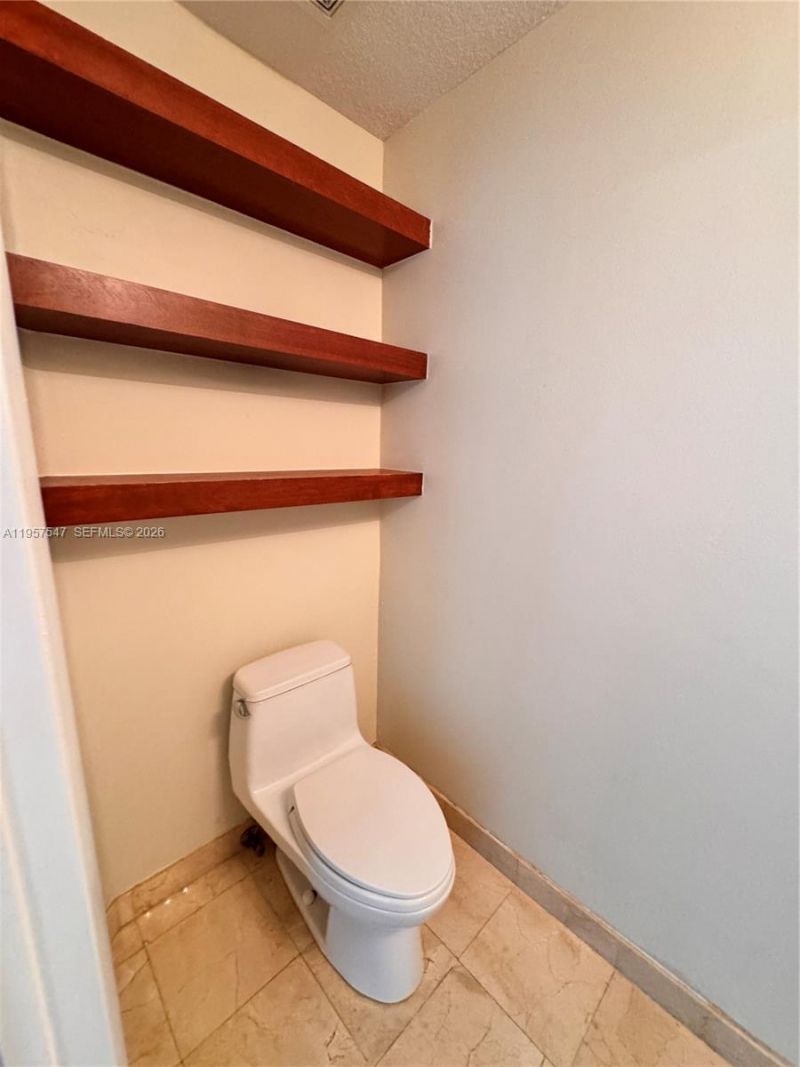 6515 Collins Ave , Unit 905, Miami Beach, FL 33141 Photo