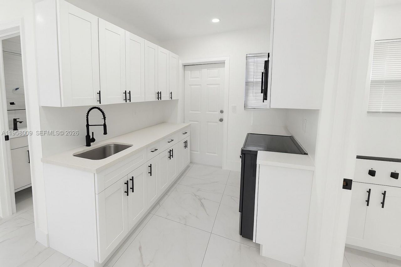 5740 Mayo St , Unit 4, Hollywood, FL 33023 Photo