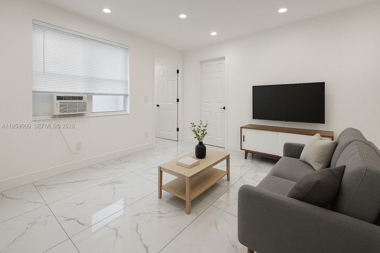 5740 Mayo St , Unit 4, Hollywood, FL 33023 Photo