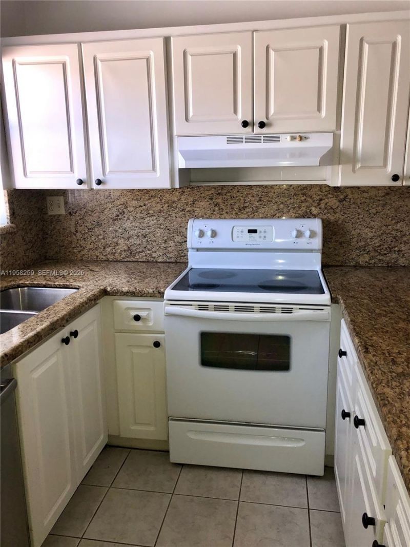 6407 SW 132nd Ct Cir, Miami, FL 33183 Photo