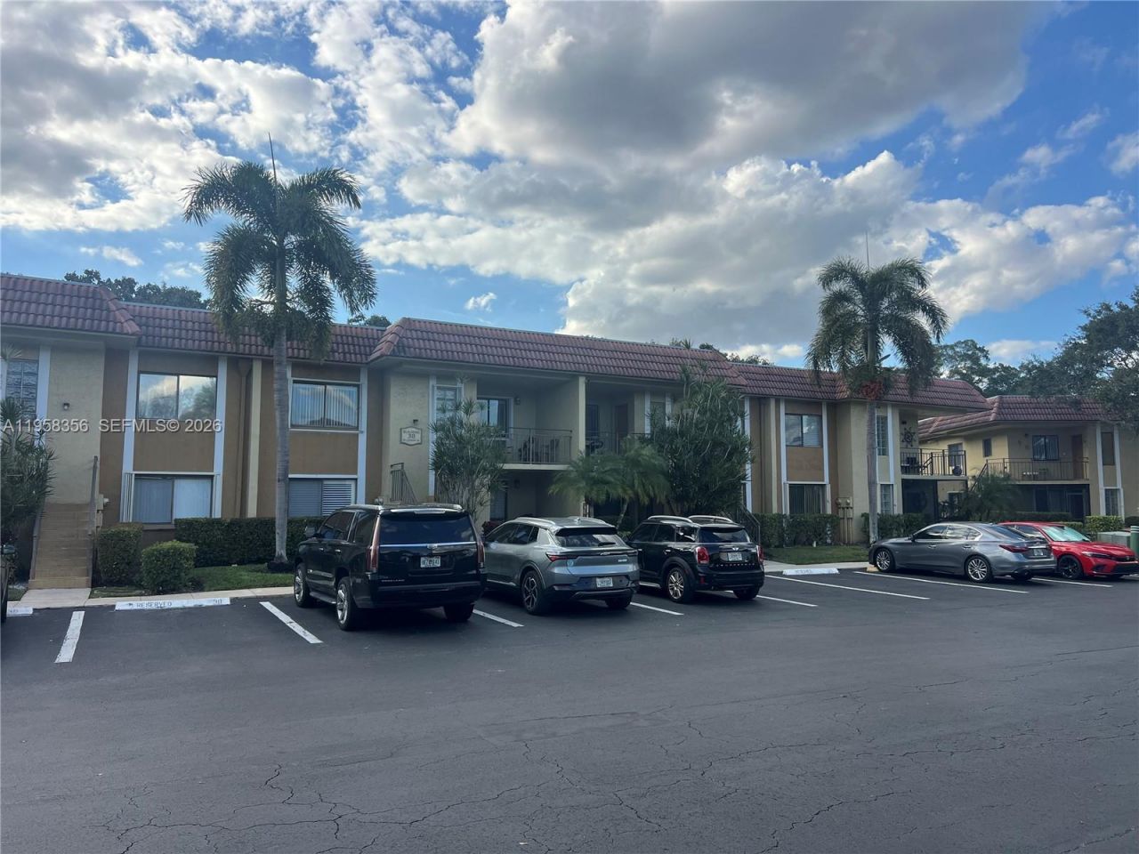 321 Lakeview Dr , Unit 204, Weston, FL 33326 Photo