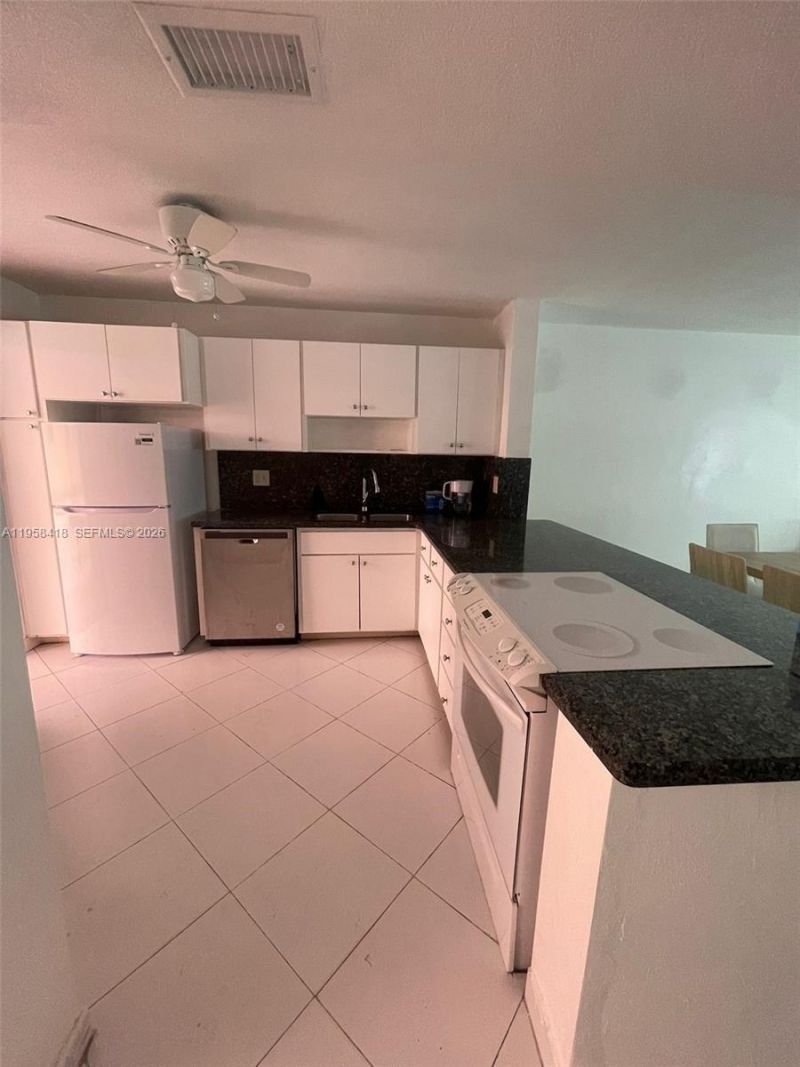 215 SE 3rd Ave, Unit 103C, Hallandale Beach, FL 33009 Photo