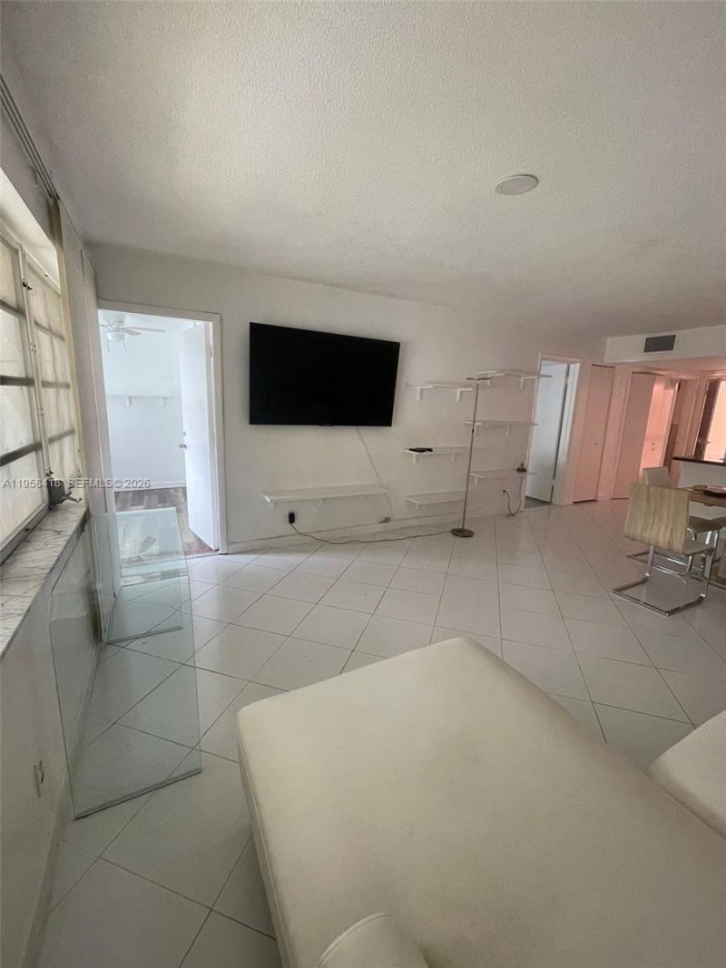 215 SE 3rd Ave, Unit 103C, Hallandale Beach, FL 33009 Photo