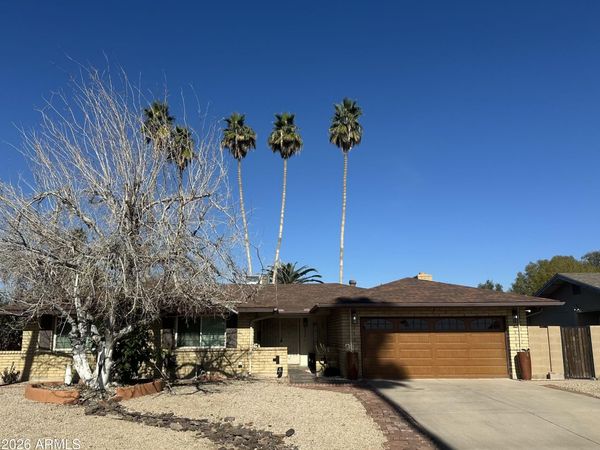 4002 W AUGUSTA Avenue, Phoenix, AZ 85051