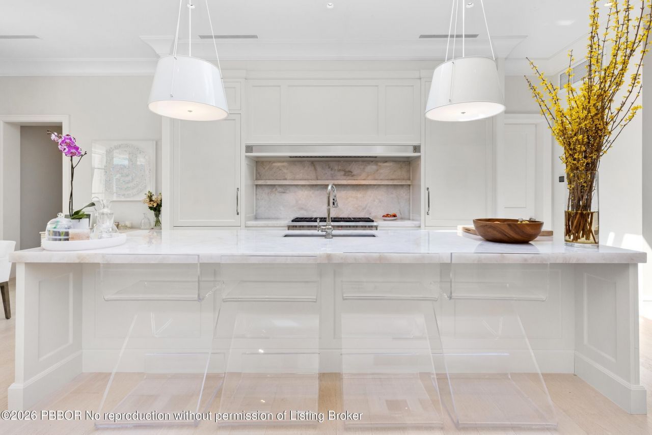 208 Sandpiper Drive, Palm Beach, FL 33480 Photo