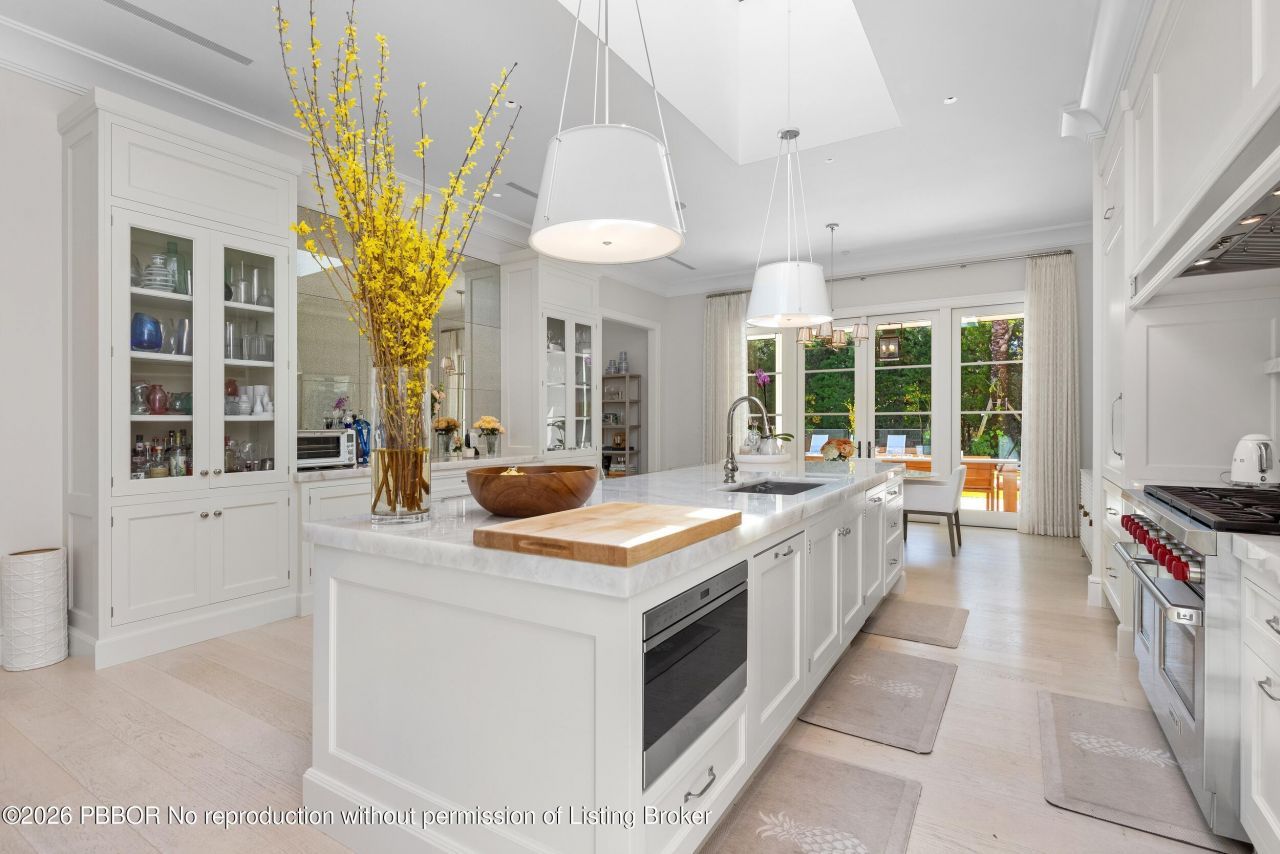 208 Sandpiper Drive, Palm Beach, FL 33480 Photo