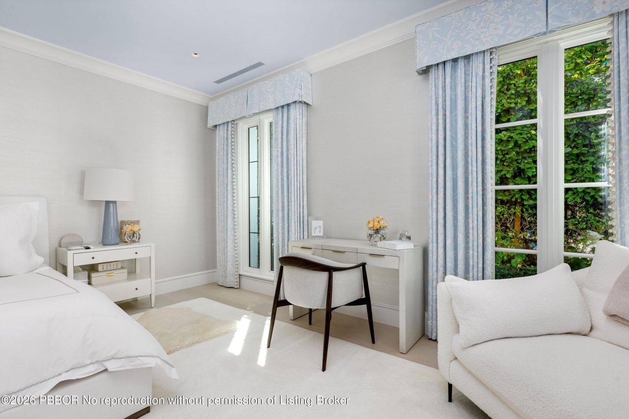 208 Sandpiper Drive, Palm Beach, FL 33480 Photo