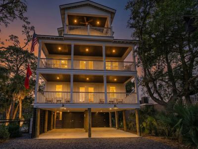 42 Battery Park Road, Edisto Island, SC 29438