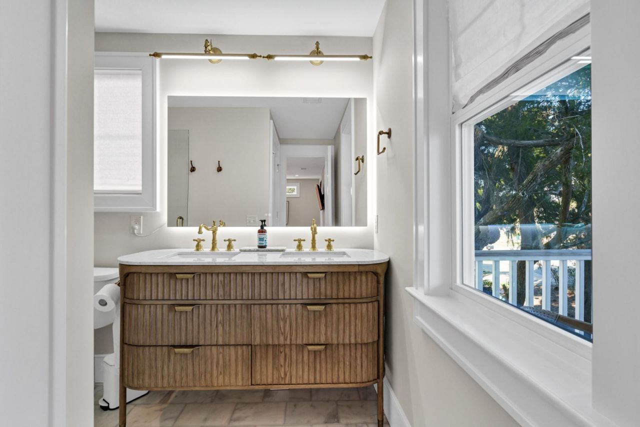 42 Battery Park Road Photo 12