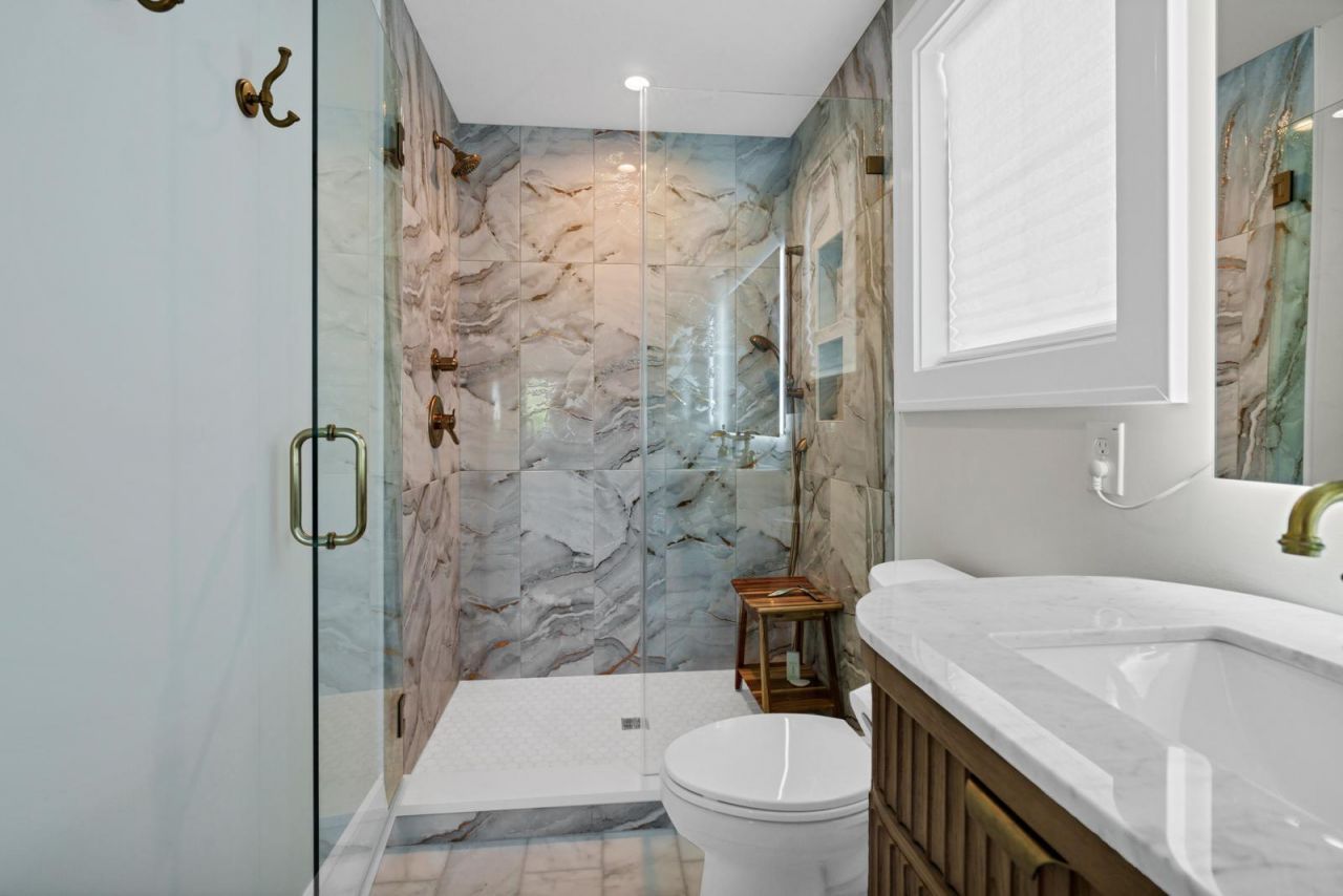 42 Battery Park Road Photo 14