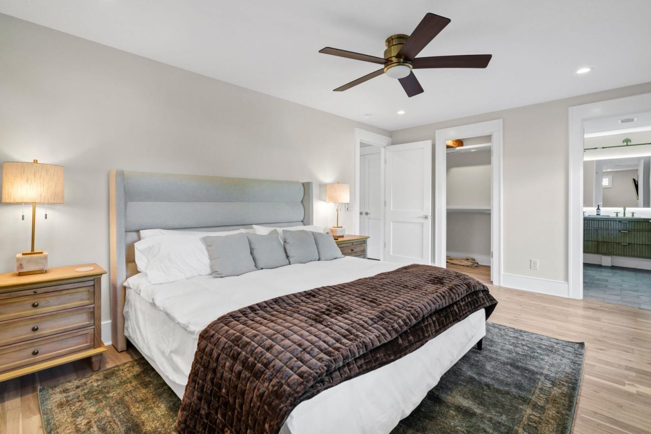 42 Battery Park Road Photo 17