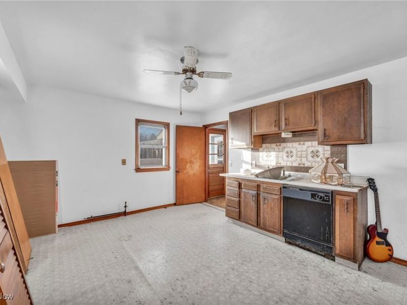 14750 Schreiber Road, Maple Heights, OH 44137 Photo 14