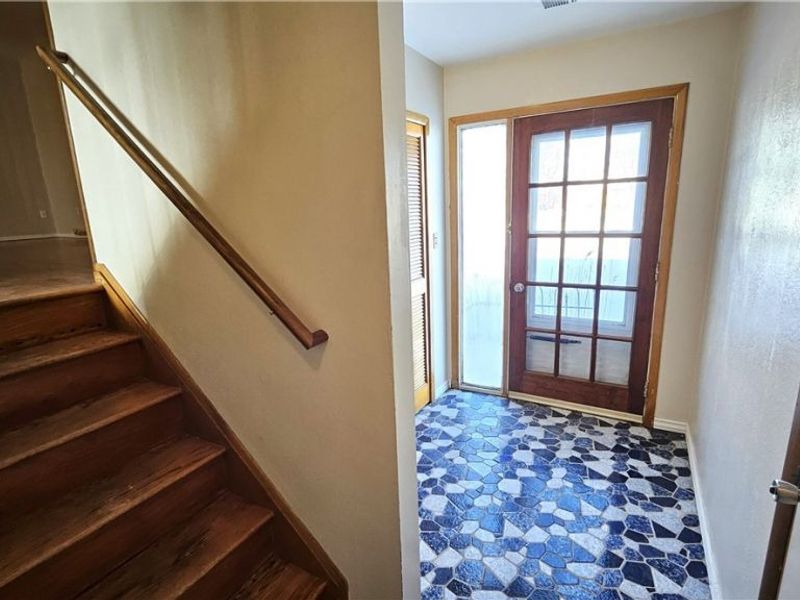 5949 White Pine Drive, Bedford Heights, OH 44146 Photo 2