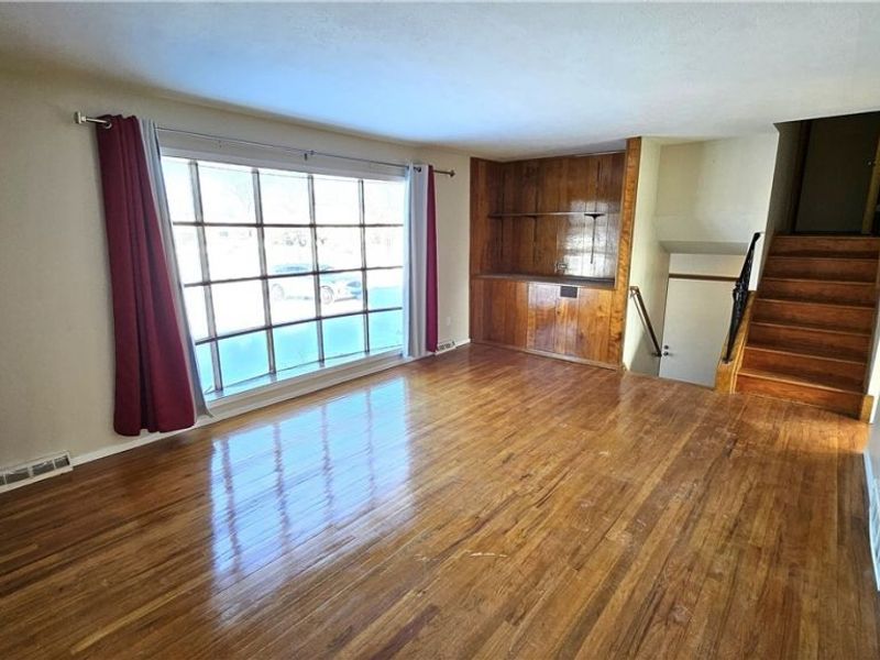 5949 White Pine Drive, Bedford Heights, OH 44146 Photo 4