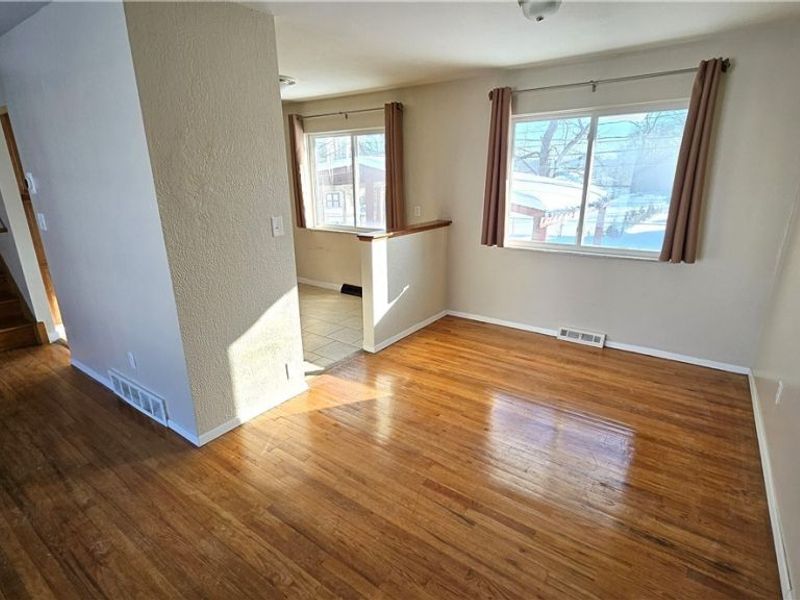 5949 White Pine Drive, Bedford Heights, OH 44146 Photo 5