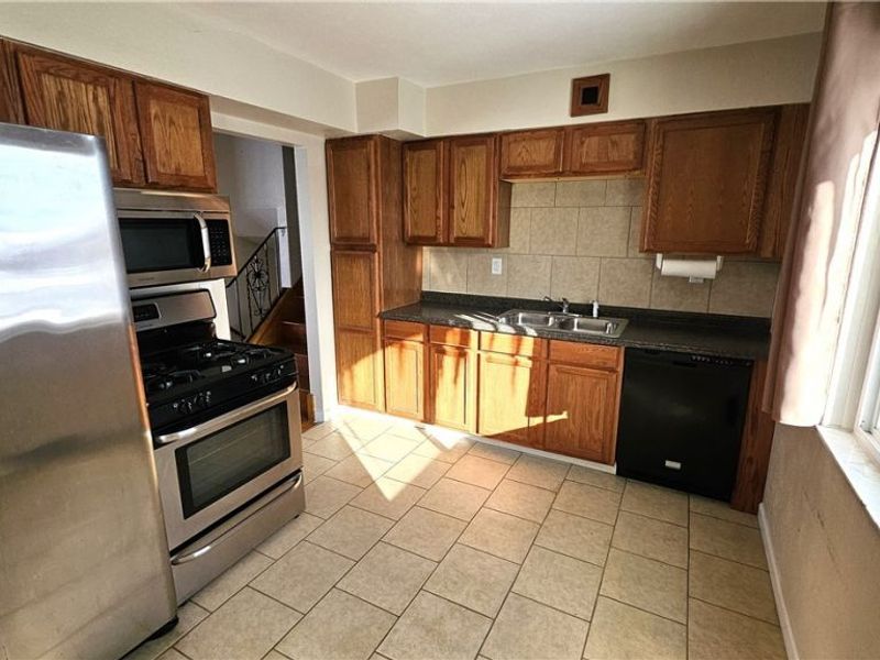 5949 White Pine Drive, Bedford Heights, OH 44146 Photo 6