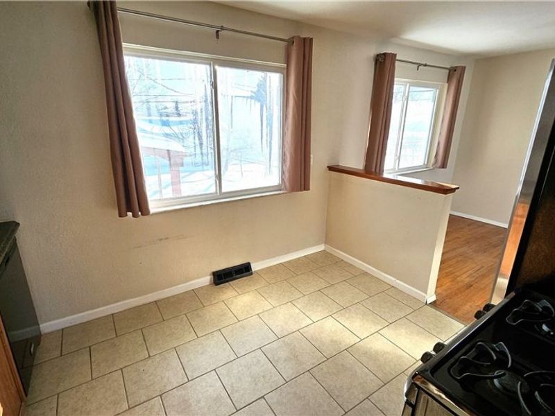 5949 White Pine Drive, Bedford Heights, OH 44146 Photo 8