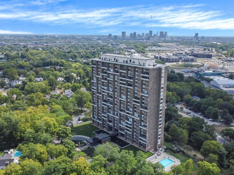 1000 Urlin Avenue, Unit 1402, Columbus, OH 43212 Photo 2