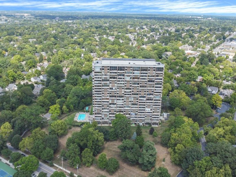 1000 Urlin Avenue, Unit 1402, Columbus, OH 43212 Photo 3