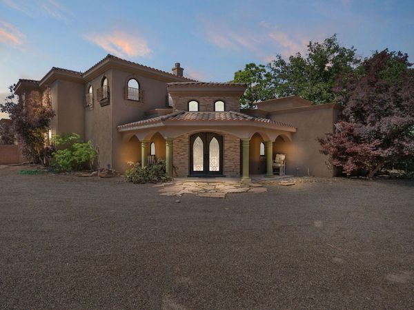 746 Chamisal Road NW, Albuquerque, NM 87107