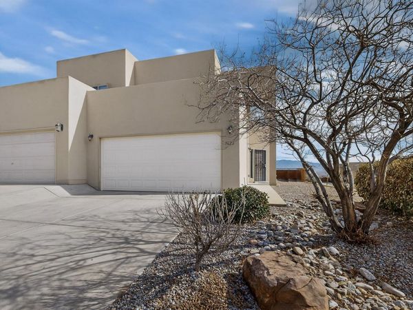 5020 Sala De Tomas Drive NW, Albuquerque, NM 87120