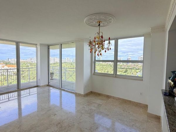 19501 W Country Club Dr, Unit 1814, Aventura, FL 33180