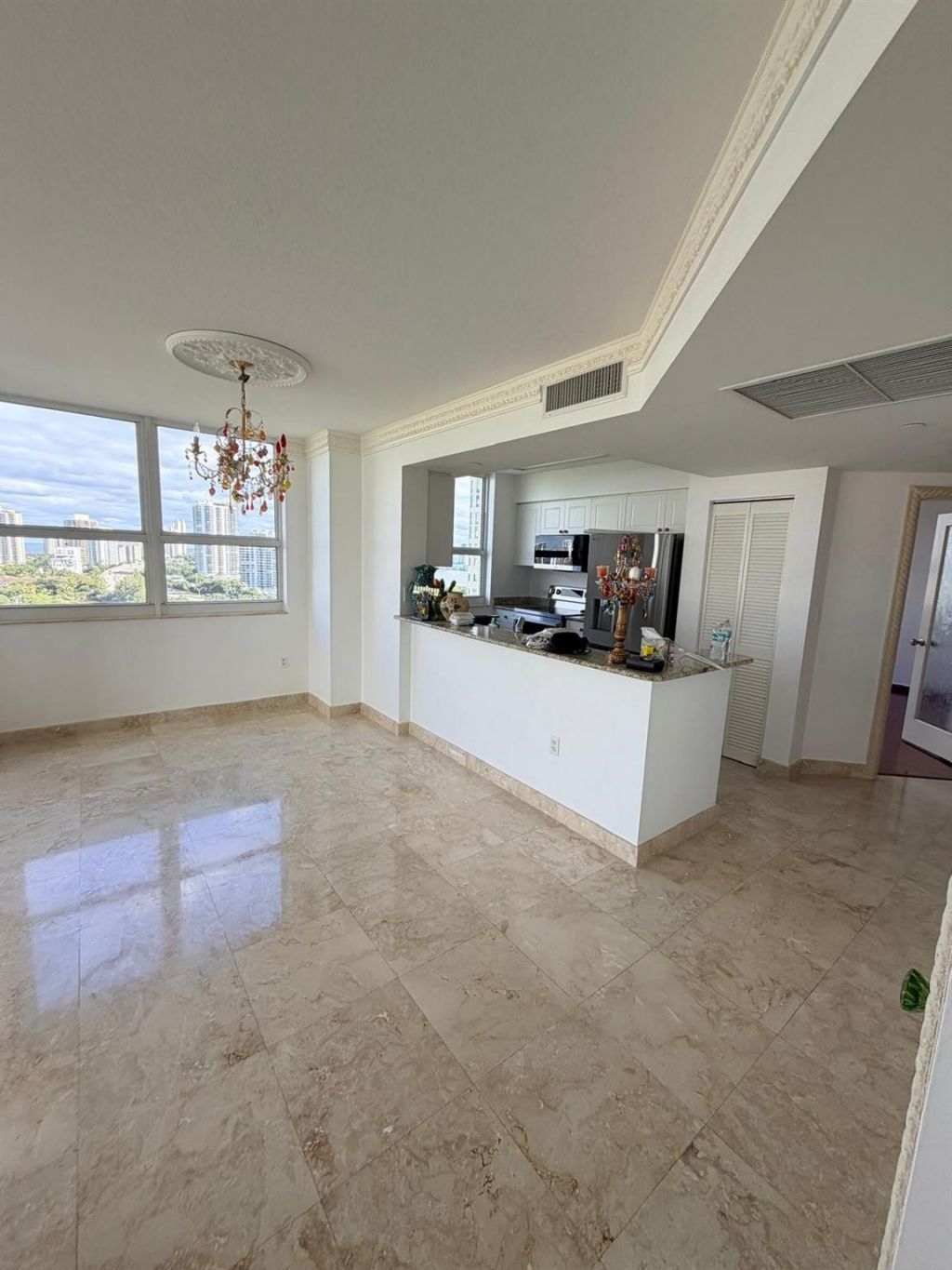 19501 W Country Club Drive, Unit 1814, Aventura, FL 33180 Photo