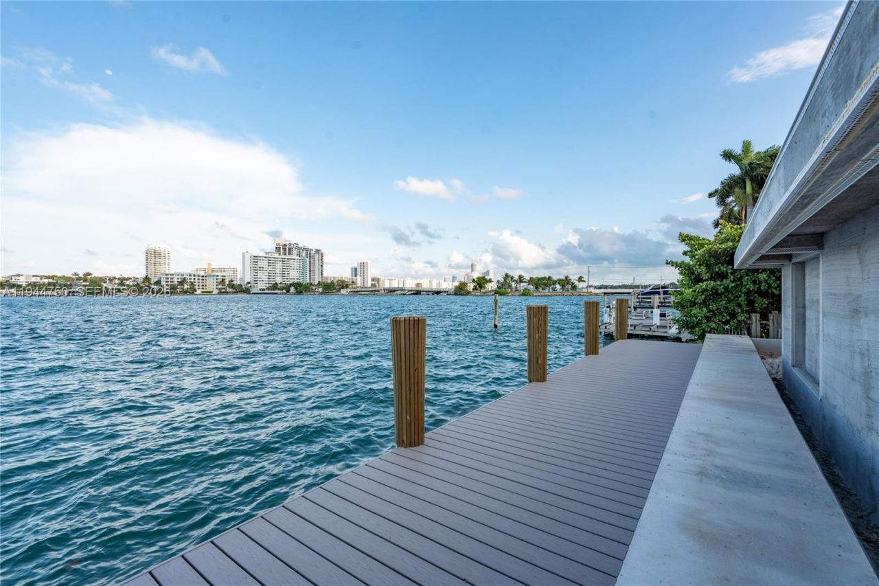 333 E Rivo Alto Dr, Miami Beach, FL 33139 Photo