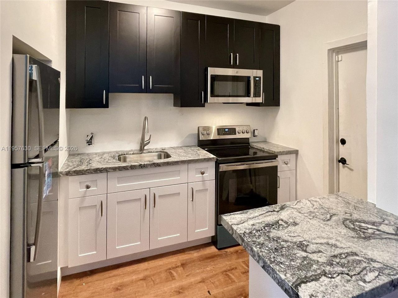 2463 Pine Tree Dr, Unit 4, Miami Beach, FL 33140 Photo