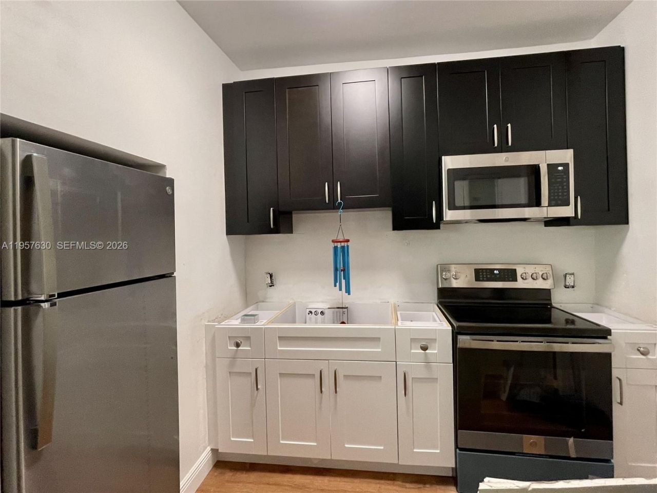 2463 Pine Tree Dr, Unit 4, Miami Beach, FL 33140 Photo