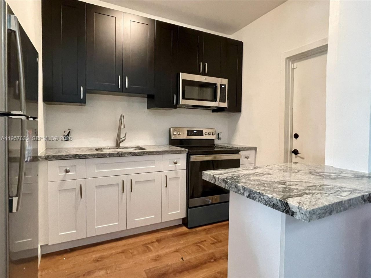 2463 Pine Tree Dr, Unit 4, Miami Beach, FL 33140 Photo