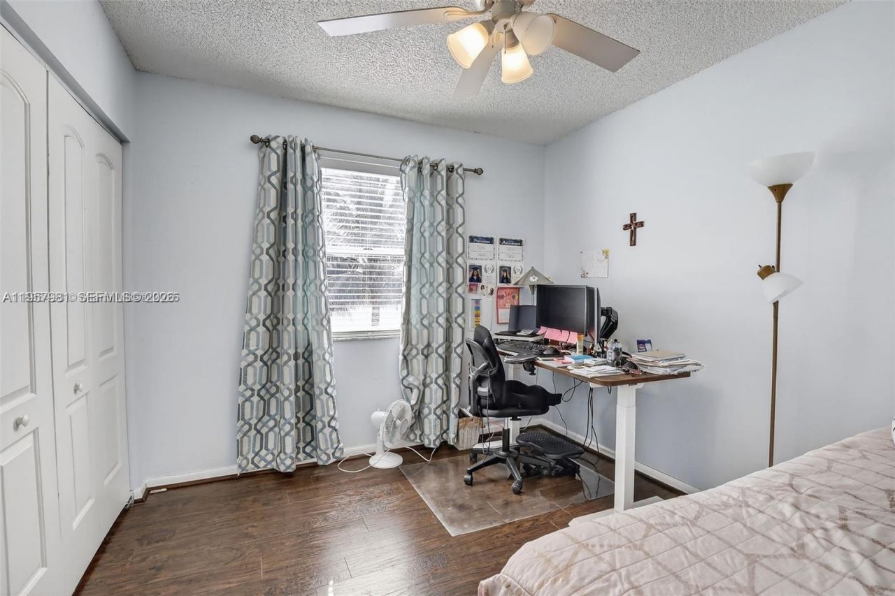 9710 SW 9th Ct, Pembroke Pines, FL 33025 Photo