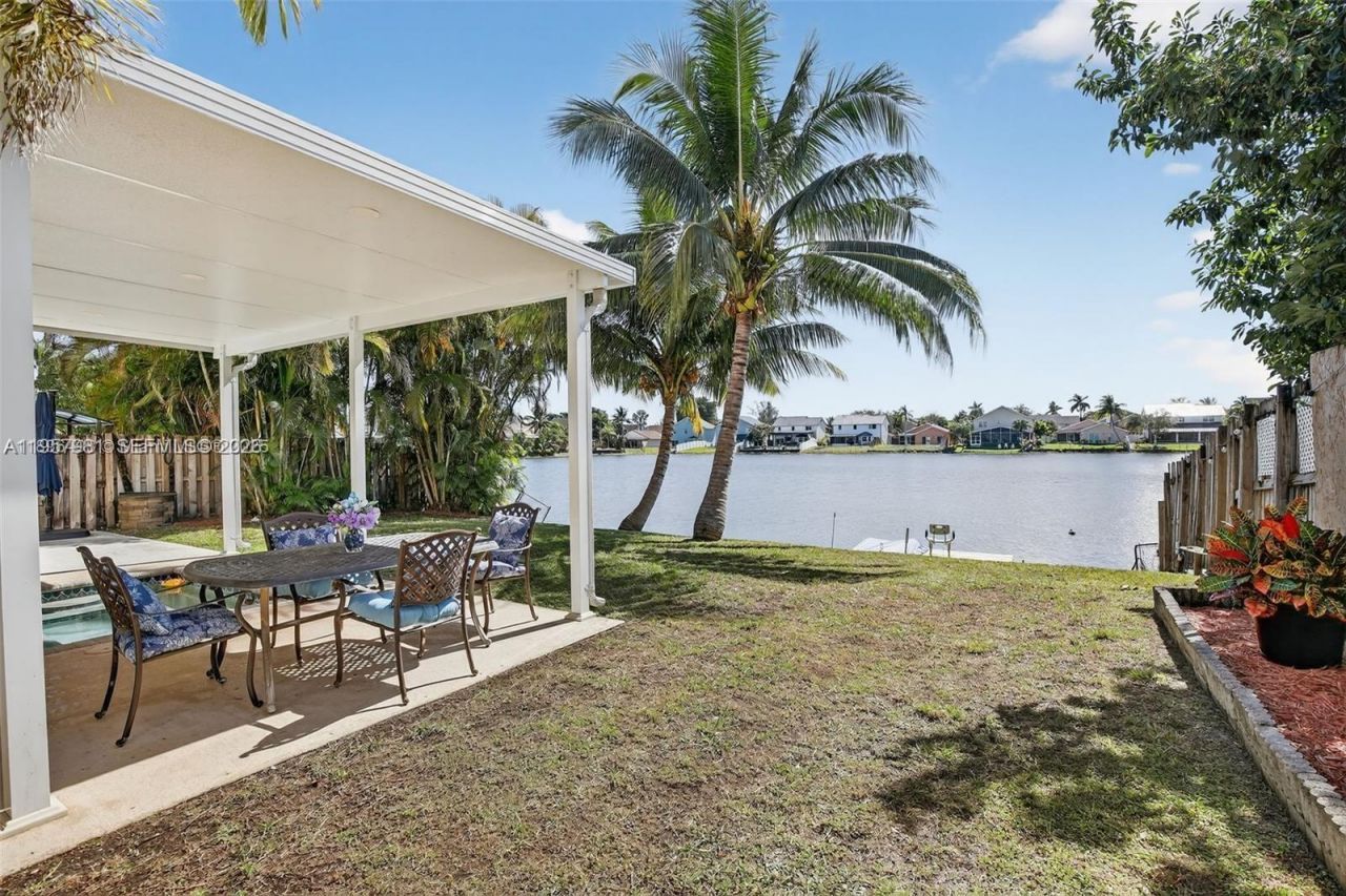 9710 SW 9th Ct, Pembroke Pines, FL 33025 Photo