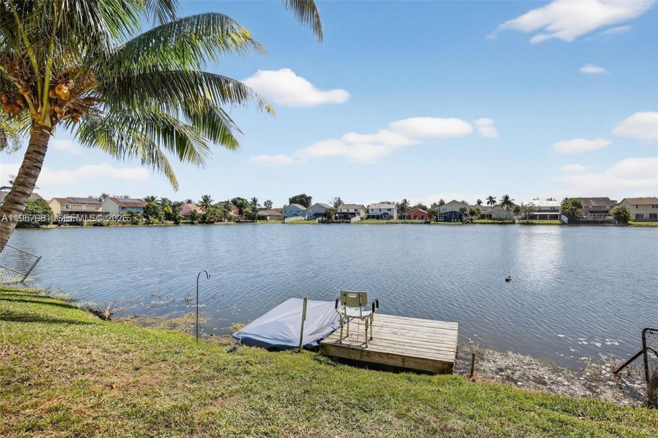 9710 SW 9th Ct, Pembroke Pines, FL 33025 Photo