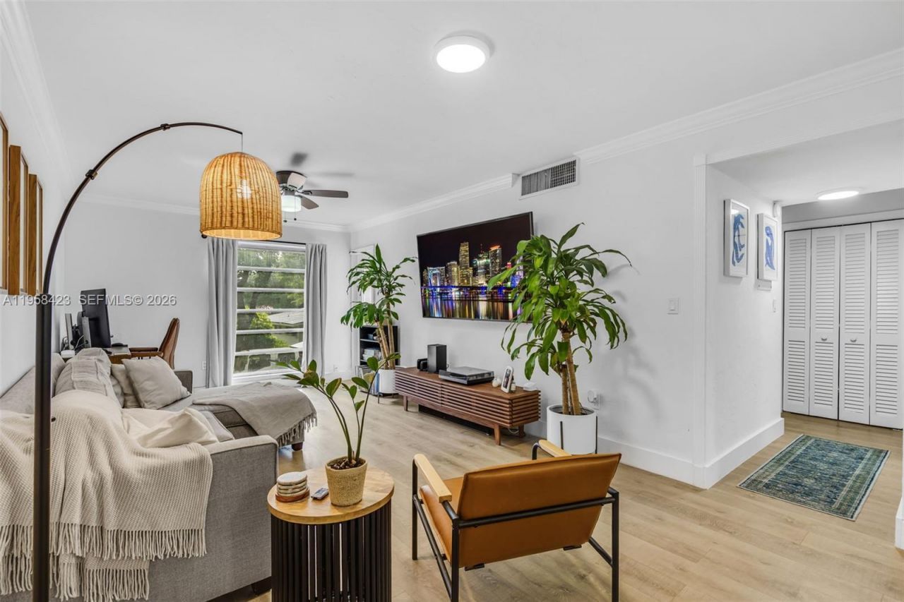 1650 S Le Jeune Rd , Unit 105, Coral Gables, FL 33134 Photo