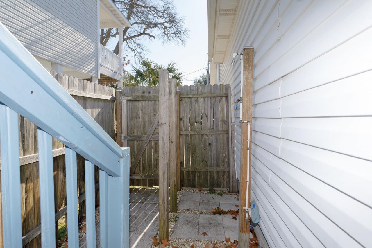 1606 Hillside Dr. S Photo 29