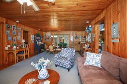 1606 Hillside Dr. S photo 4