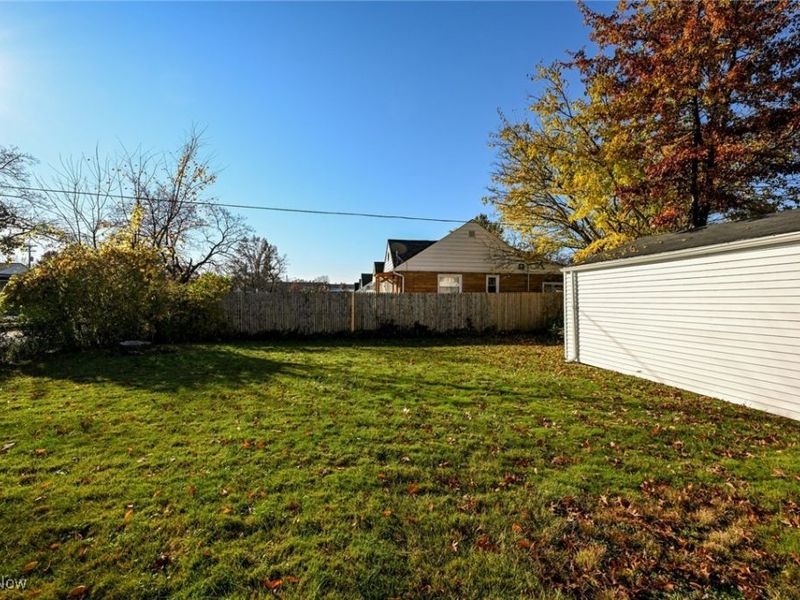 18220 Invermere Avenue, Cleveland, OH 44128 Photo 28