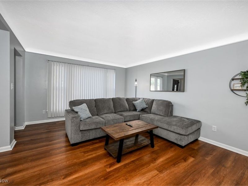 18220 Invermere Avenue, Cleveland, OH 44128 Photo 9