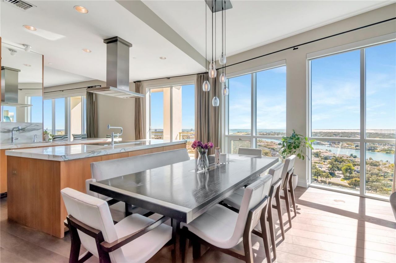 450 Knights Run Avenue, Unit 2102, Tampa, FL 33602 Photo