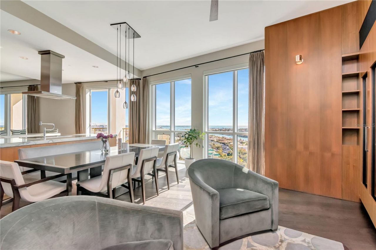 450 Knights Run Avenue, Unit 2102, Tampa, FL 33602 Photo